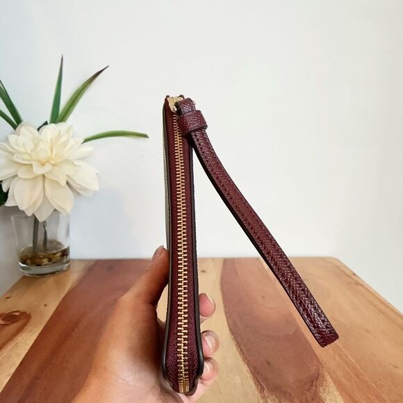 NWT Coach Corner Zip Wristlet - Picture 3 of 5